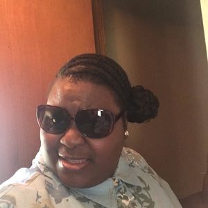 Meet your Posher, Kisha